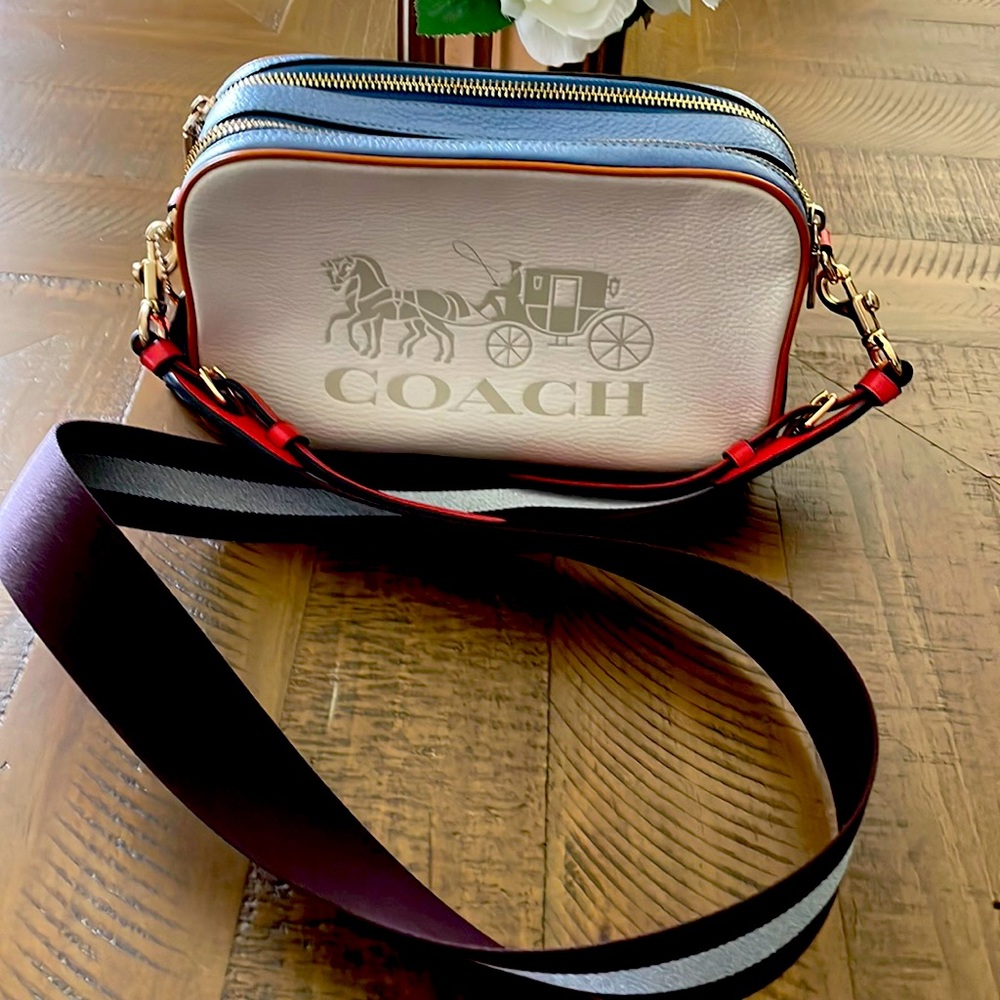 Coach crossbody used but in perfect condition no stains or rips